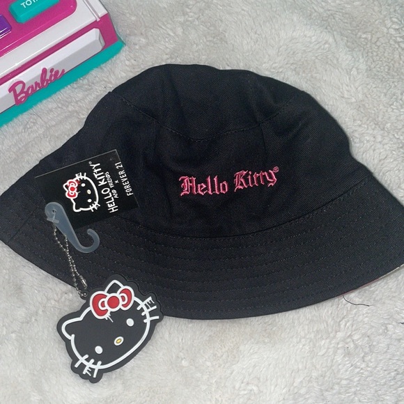 Barbie cash register & BNWT Hello Kitty bucket hat - Picture 3 of 5